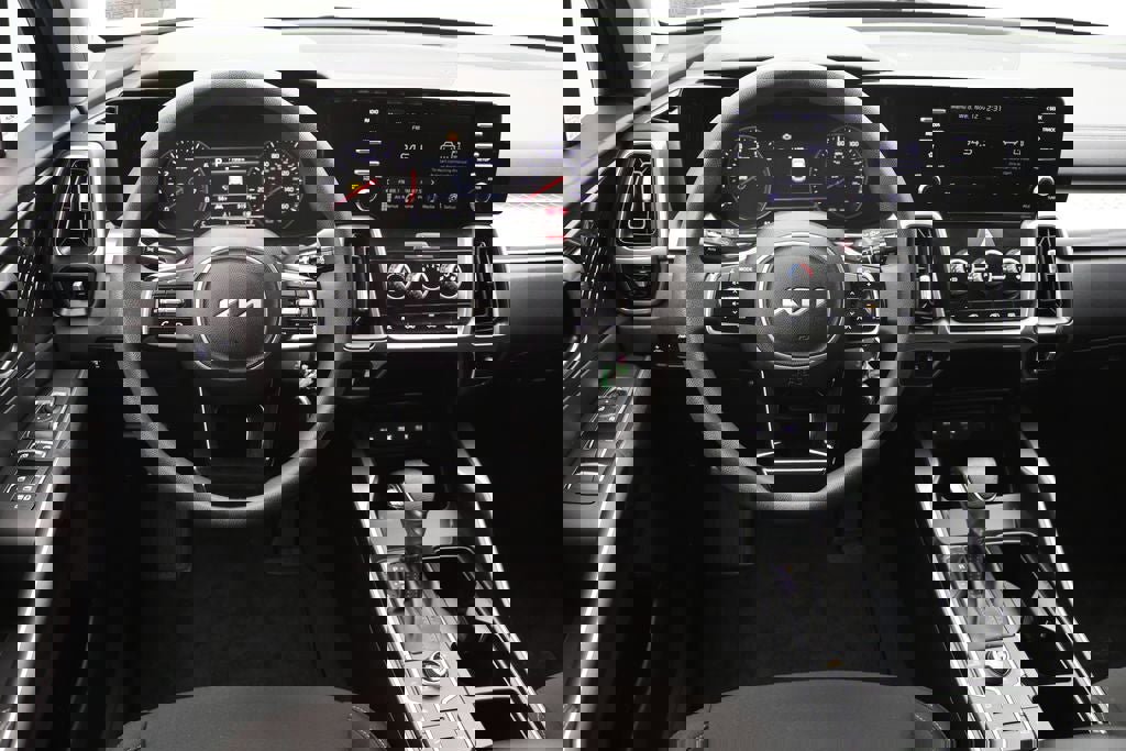 Used 2023 Kia Sorento LX image 13