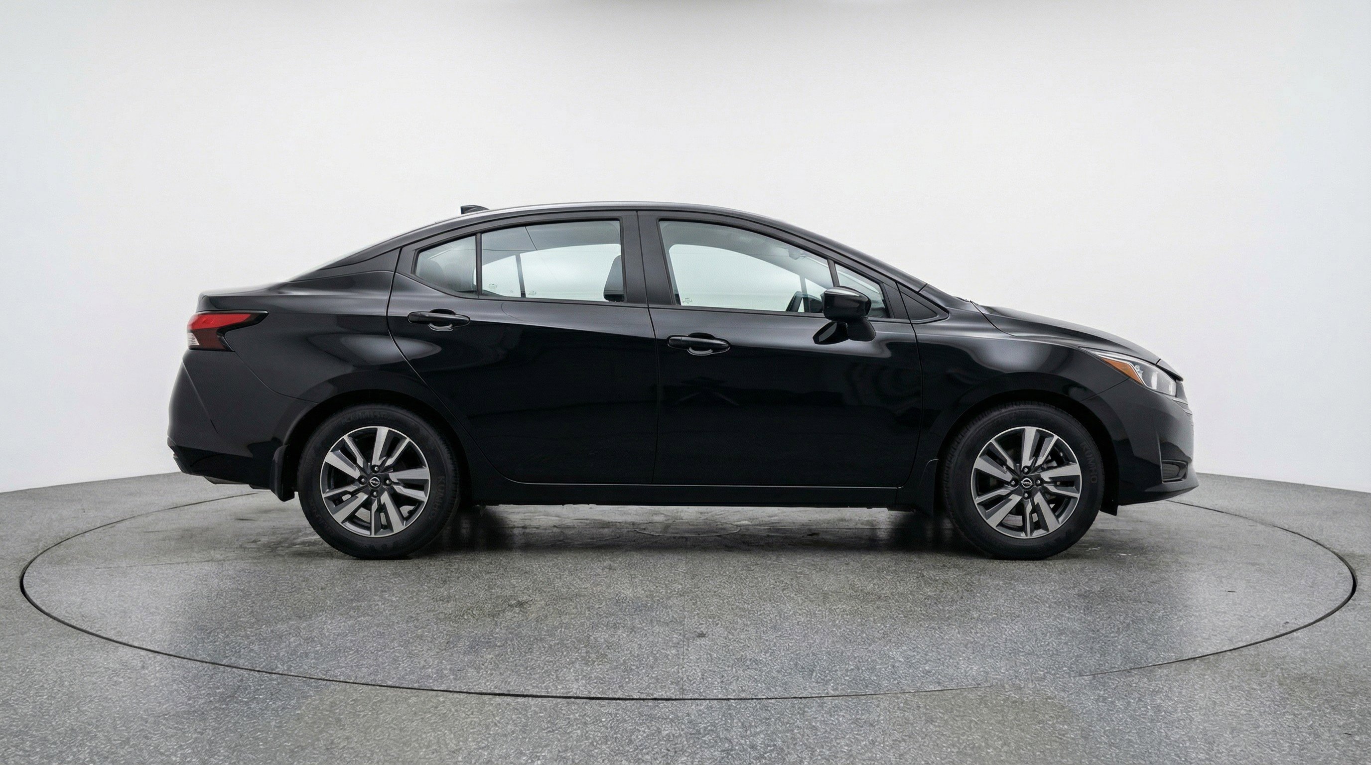 Used 2025 Nissan Versa SV image 11