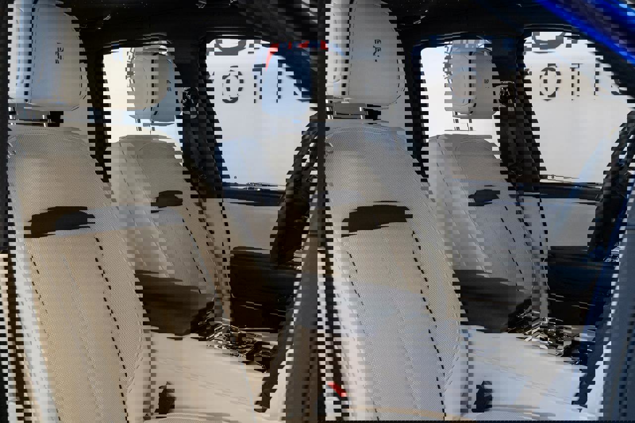 Used 2021 Rolls-Royce Cullinan Black Badge image 17