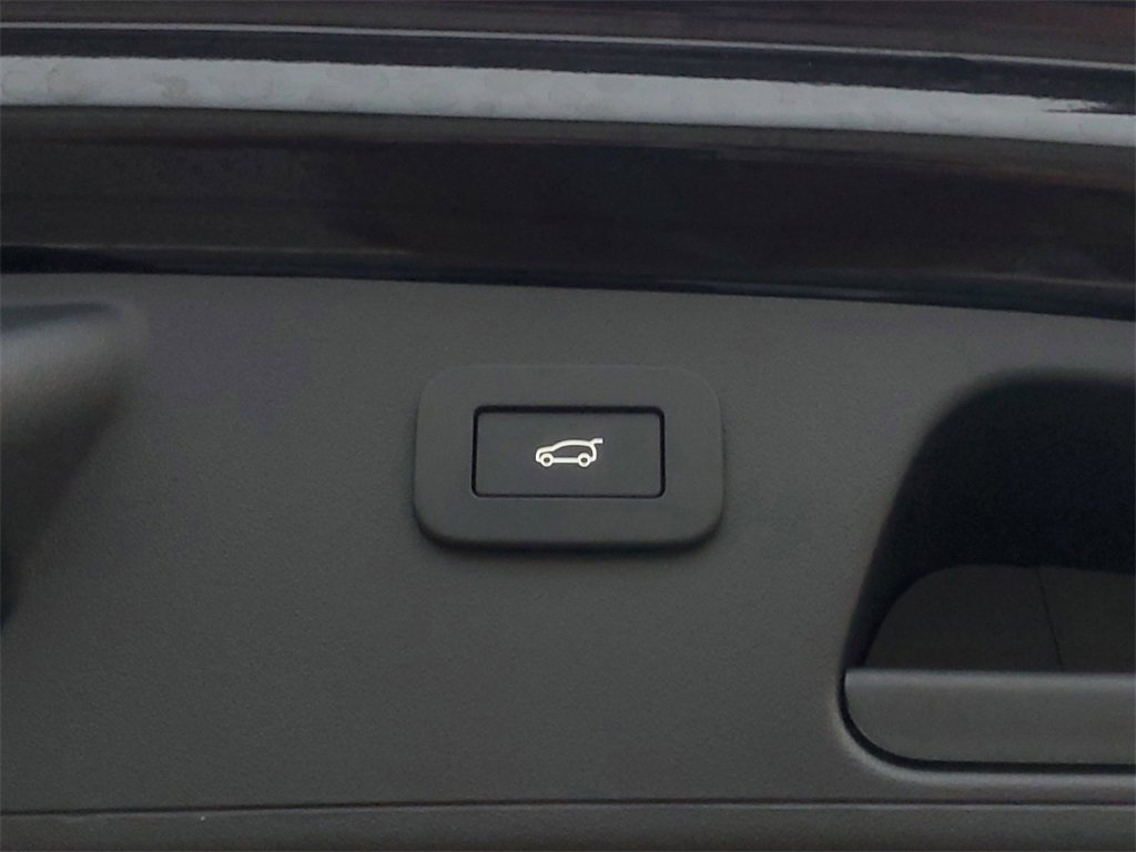 Used 2024 Jaguar E-PACE R-Dynamic SE image 29