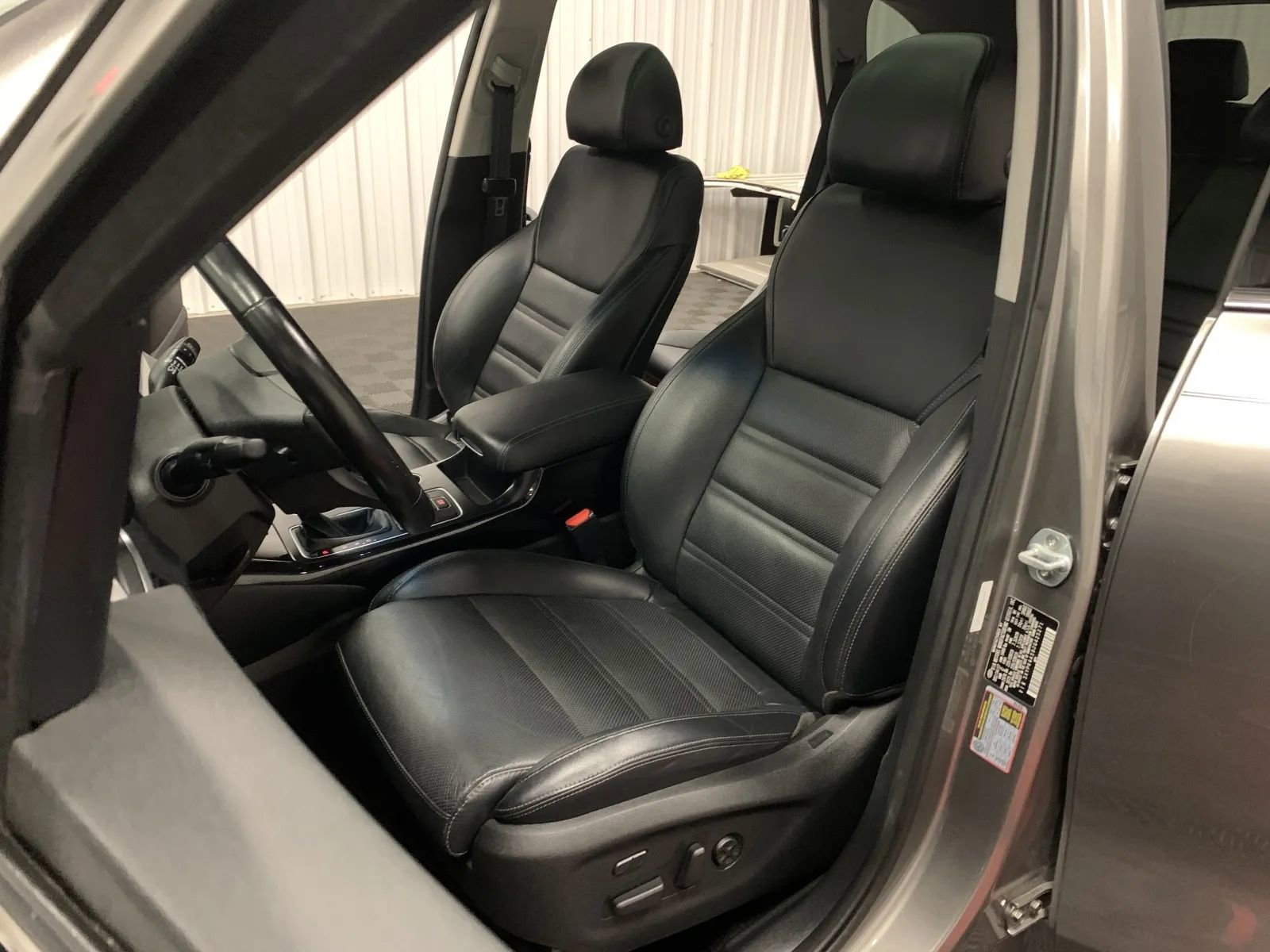 Used 2018 Kia Sorento SX image 40