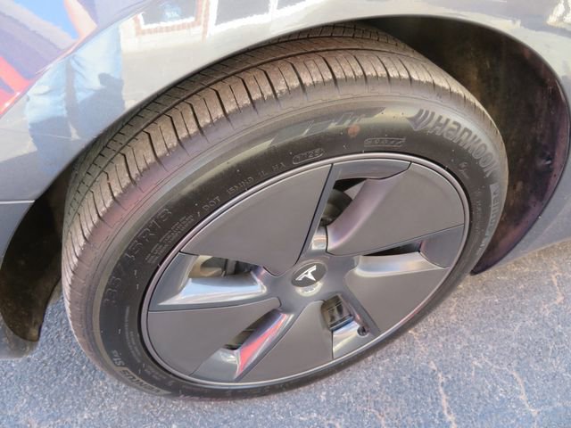 Used 2023 Tesla Model 3 Standard Range image 11