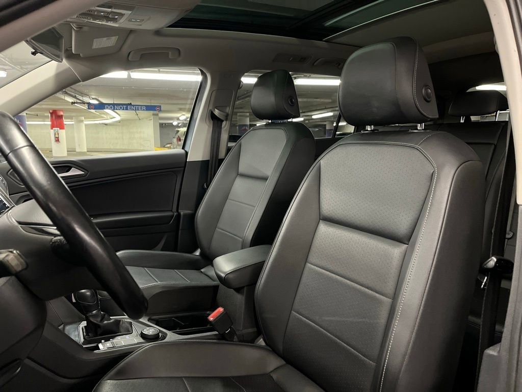 Used 2019 Volkswagen Tiguan SE w/ Panoramic Sunroof Package image 17