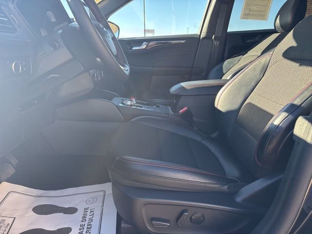 Used 2025 Ford Escape ST-Line image 11