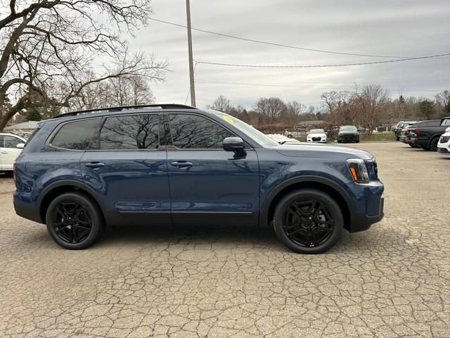 Used 2025 Kia Telluride EX X-Line image 2