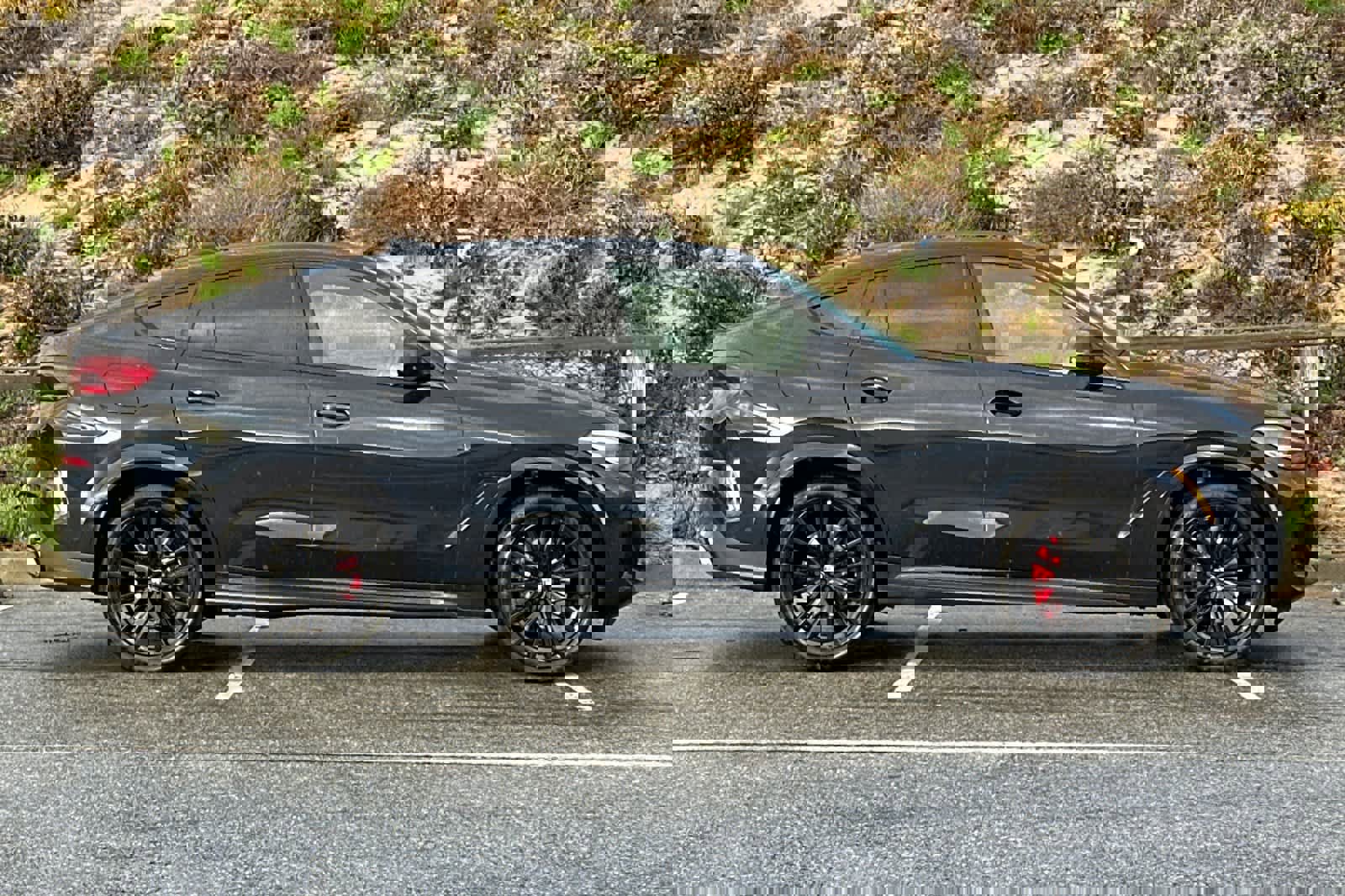 Certified 2023 BMW X6 xDrive40i w/ M Sport Package image 7