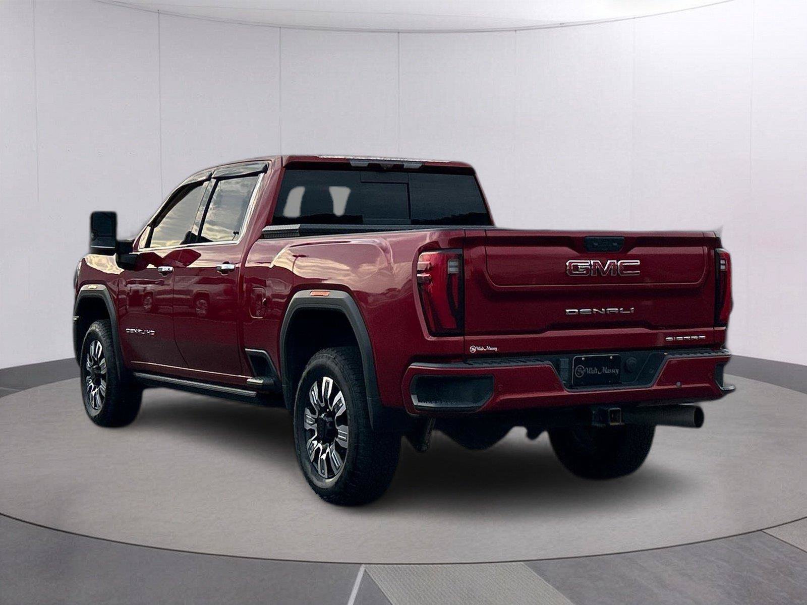 Used 2024 GMC Sierra 2500 Denali w/ Denali Reserve Package AWD/4WD image 3