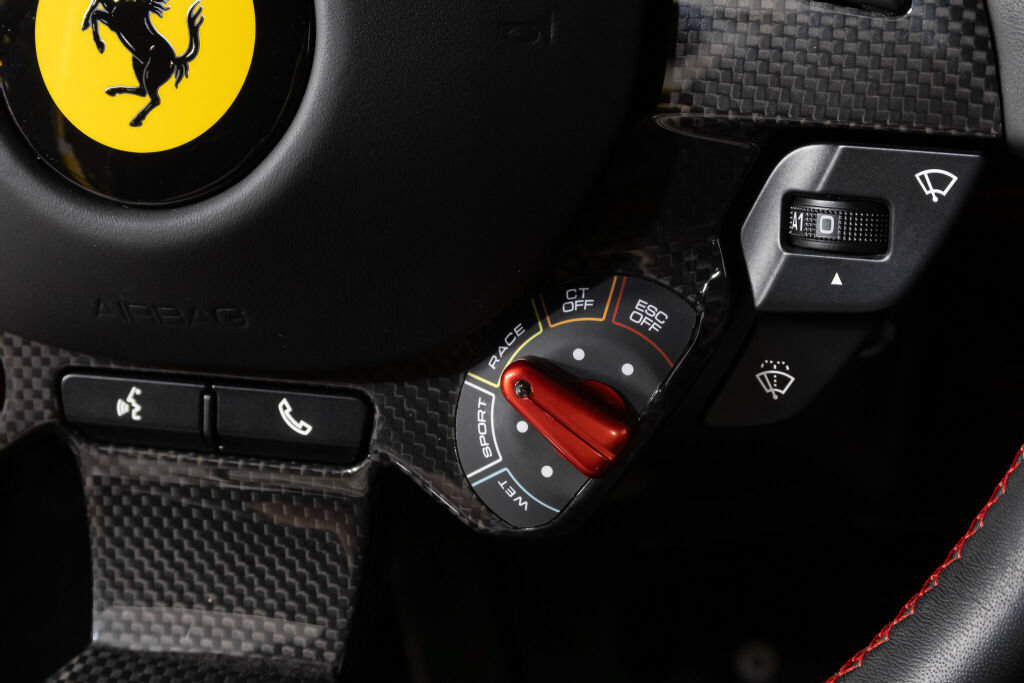 Used 2022 Ferrari F8 Tributo RWD image 36