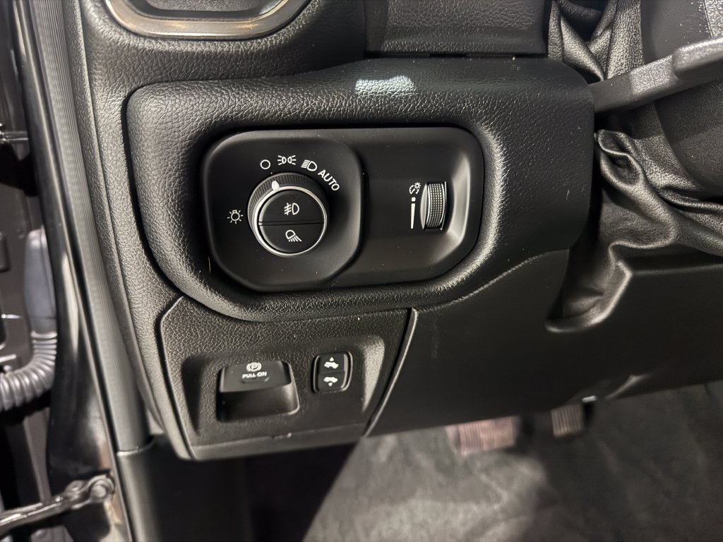 Used 2020 RAM 1500 Sport w/ Advanced Safety Group AWD/4WD image 32