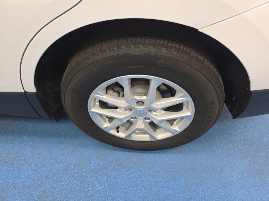 Certified 2024 Chevrolet Equinox LT FWD image 11