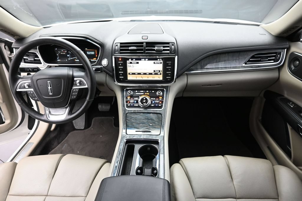 Used 2017 Lincoln Continental Reserve w/ Technology Package FWD image 27