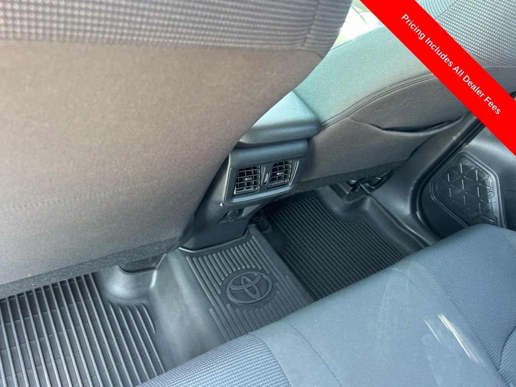 Used 2025 Toyota RAV4 LE AWD/4WD image 15