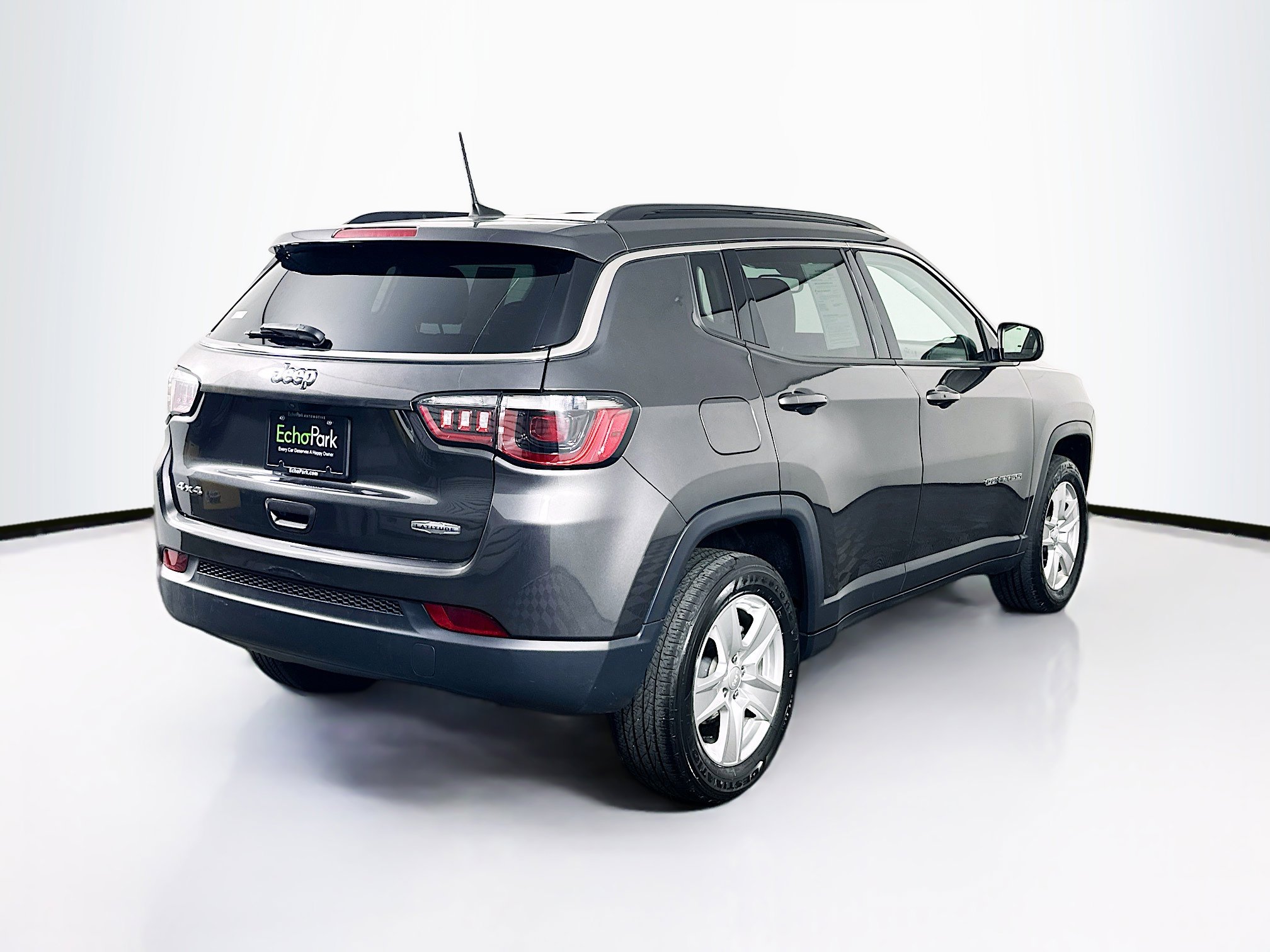 Used 2022 Jeep Compass Latitude AWD/4WD image 9