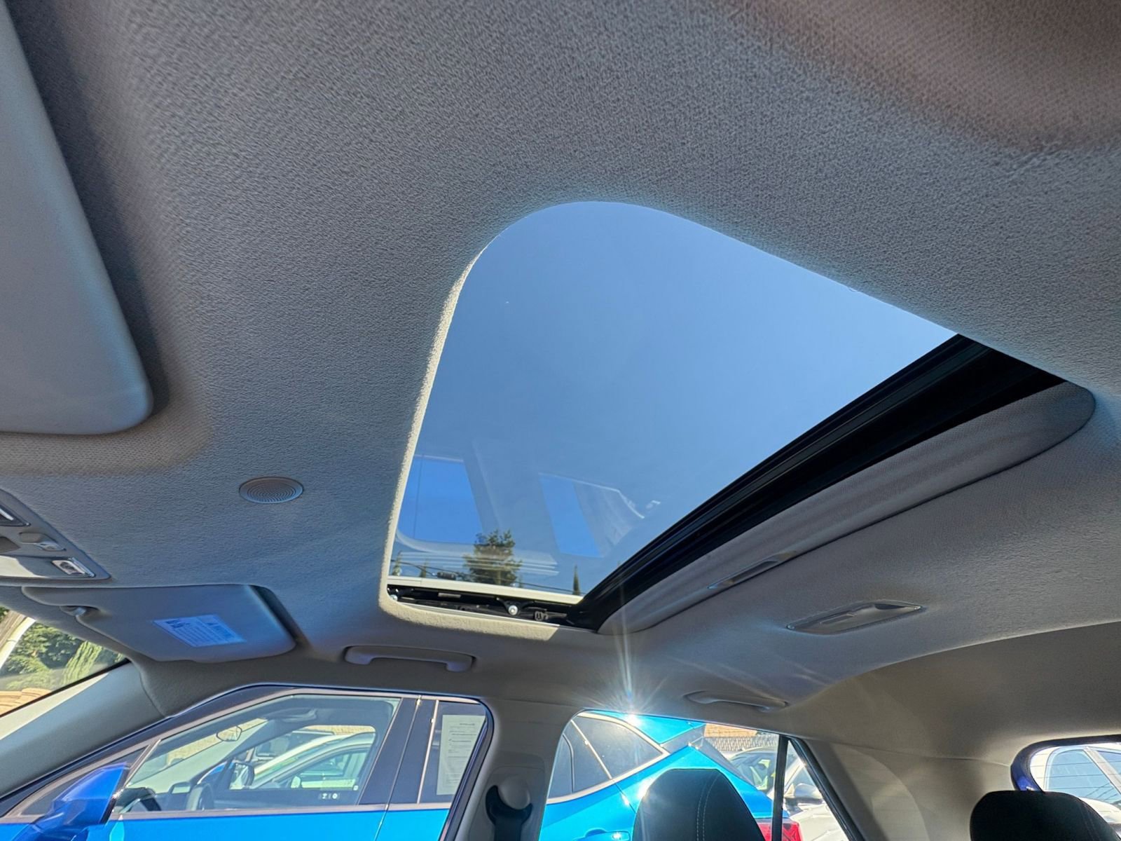 Used 2025 Hyundai Venue SEL image 28