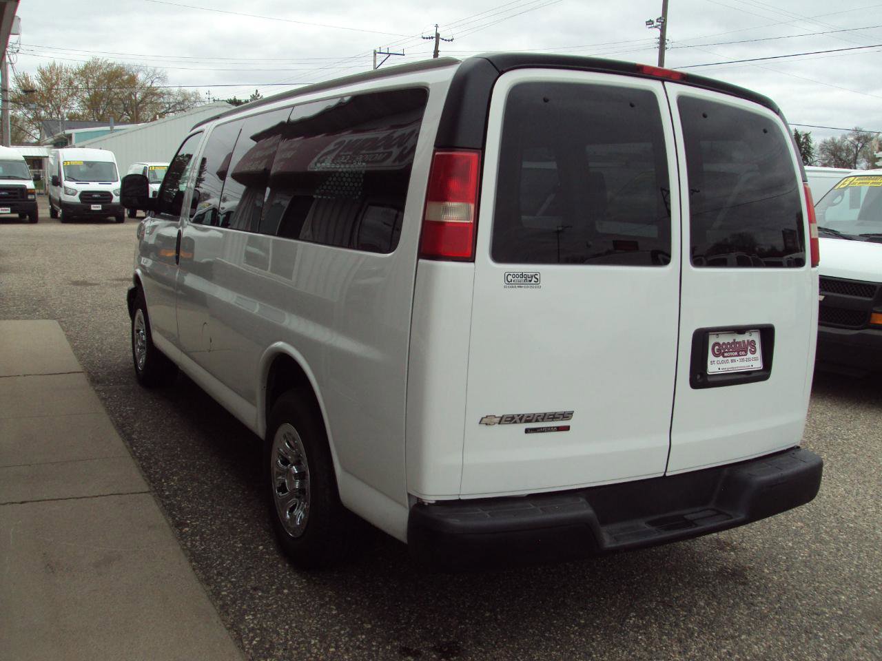 Used 2013 Chevrolet Express 1500 AWD image 5