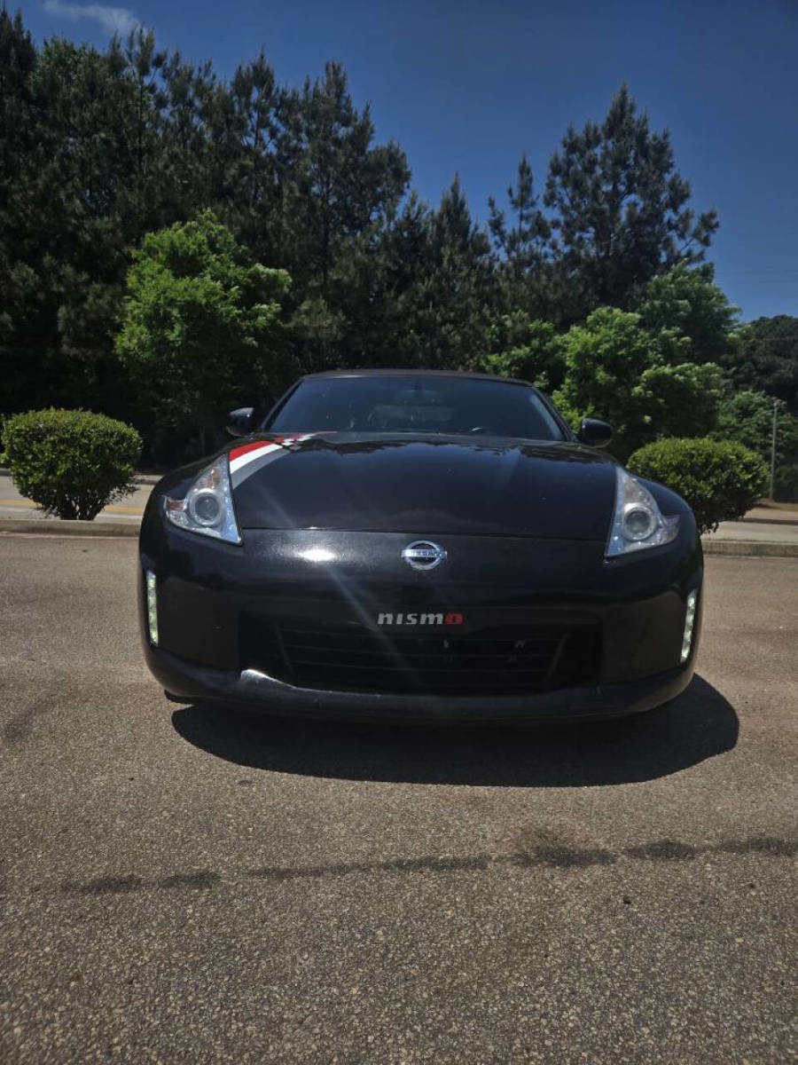 Used 2013 Nissan 370Z Touring w/ Sport Pkg RWD image 2