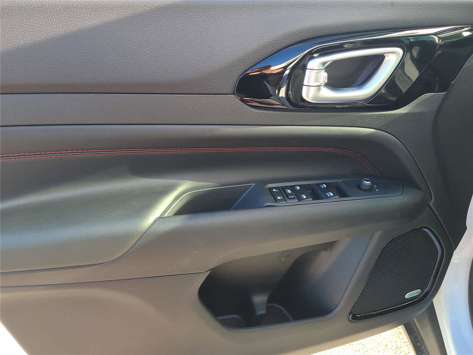 New 2024 Jeep Compass Trailhawk w/ Sun and Sound Group AWD/4WD image 21