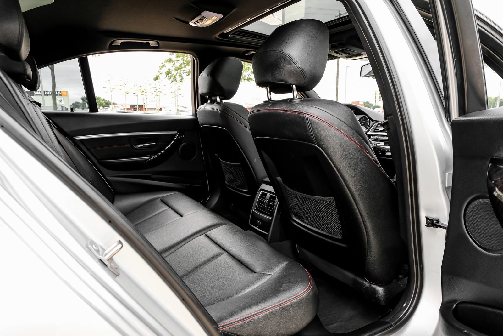Used 2018 BMW 330i Sedan w/ Convenience Package RWD image 42