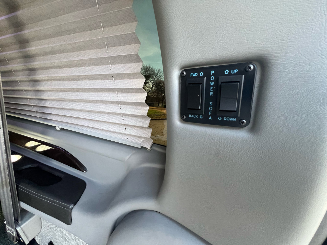 Used 2022 Chevrolet Express 2500 Extended w/ Enhanced Convenience Package image 39