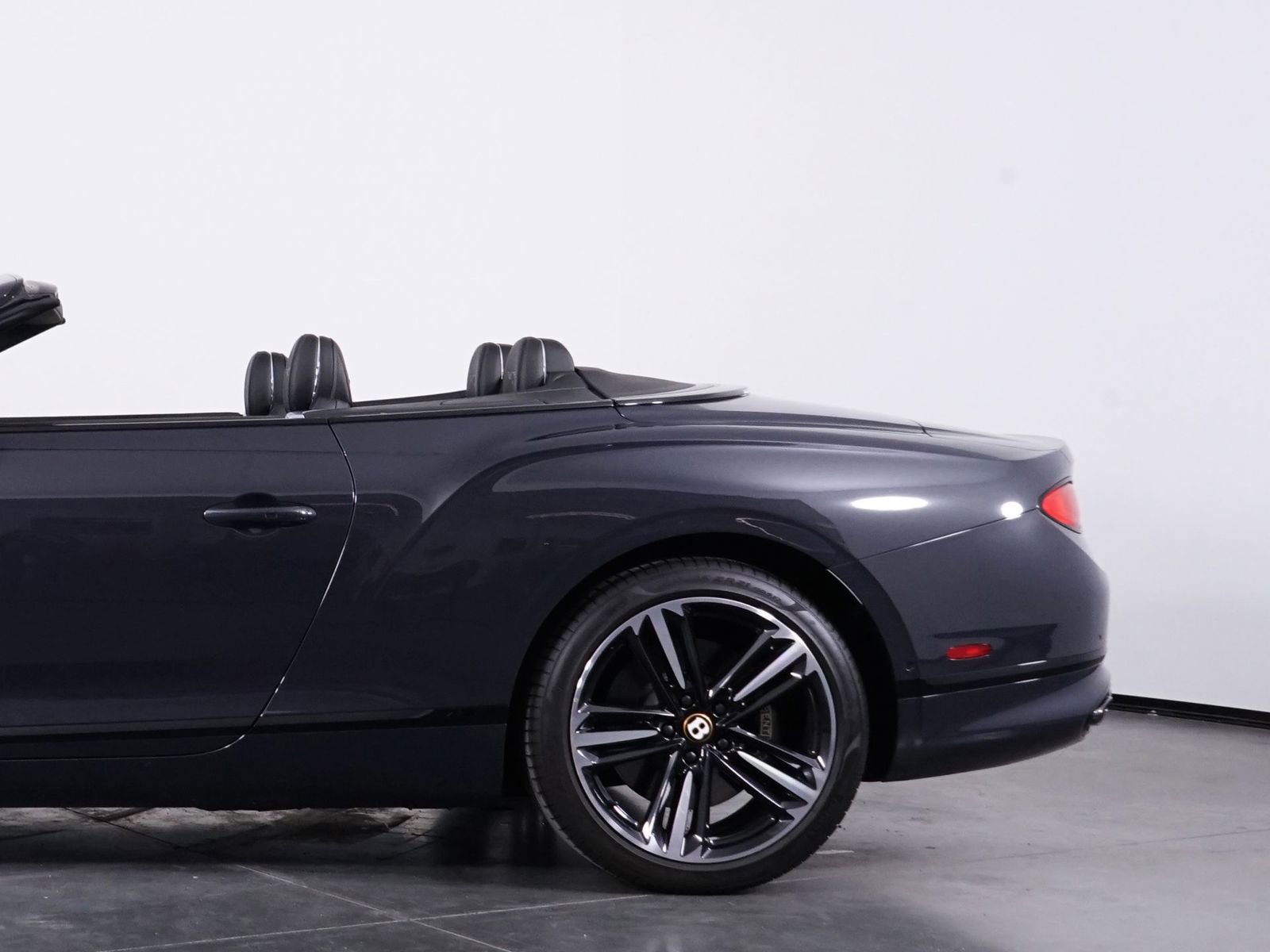 Used 2020 Bentley Continental GT image 13