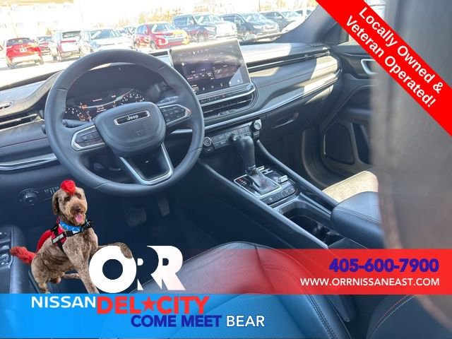 Used 2025 Jeep Compass Trailhawk image 12