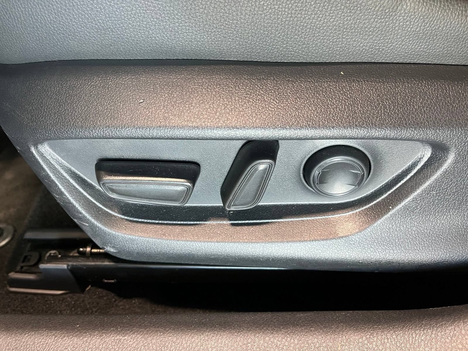 Used 2025 Toyota Camry XSE FWD image 19