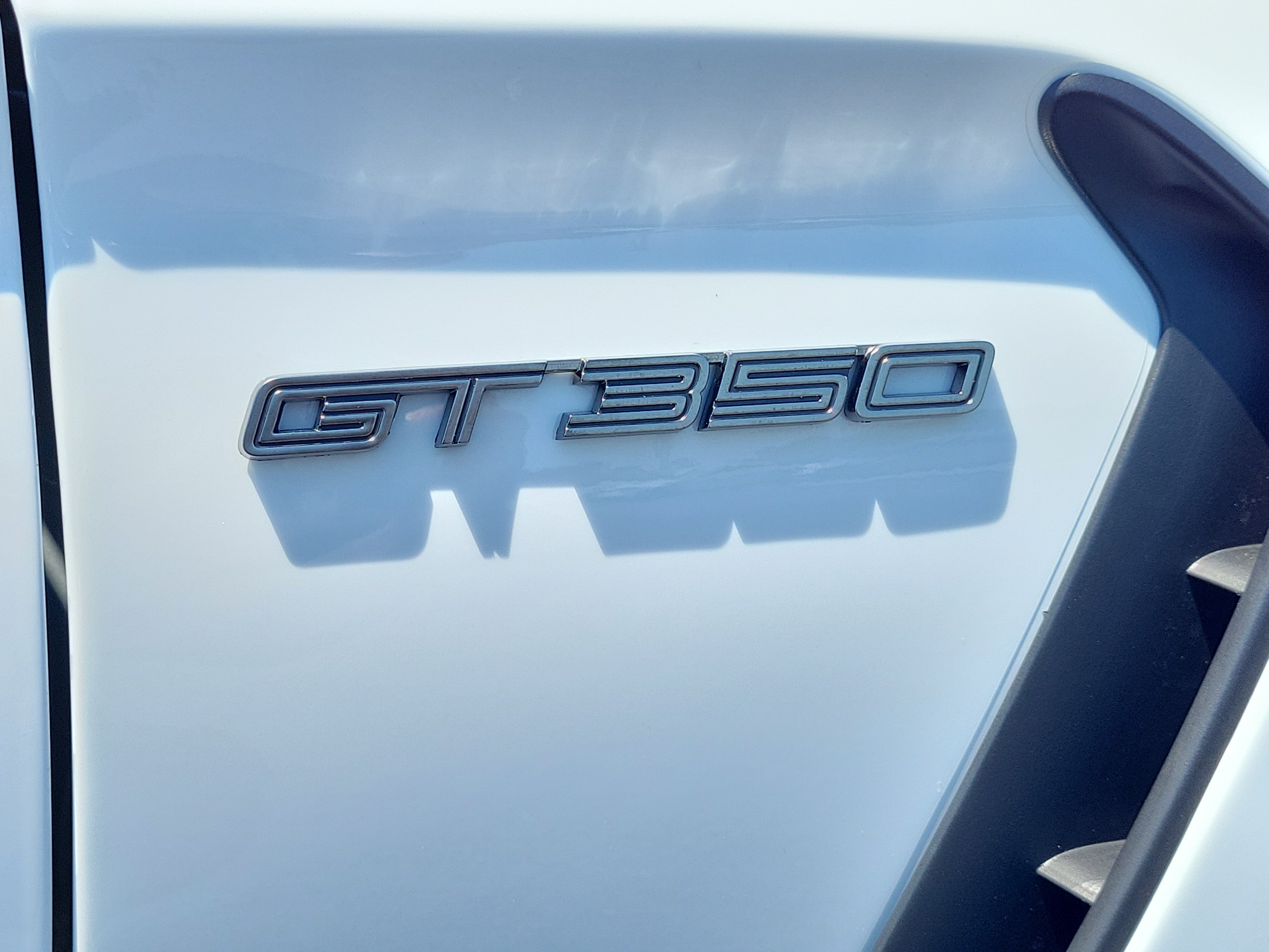 Used 2017 Ford Mustang Shelby GT350 RWD image 27