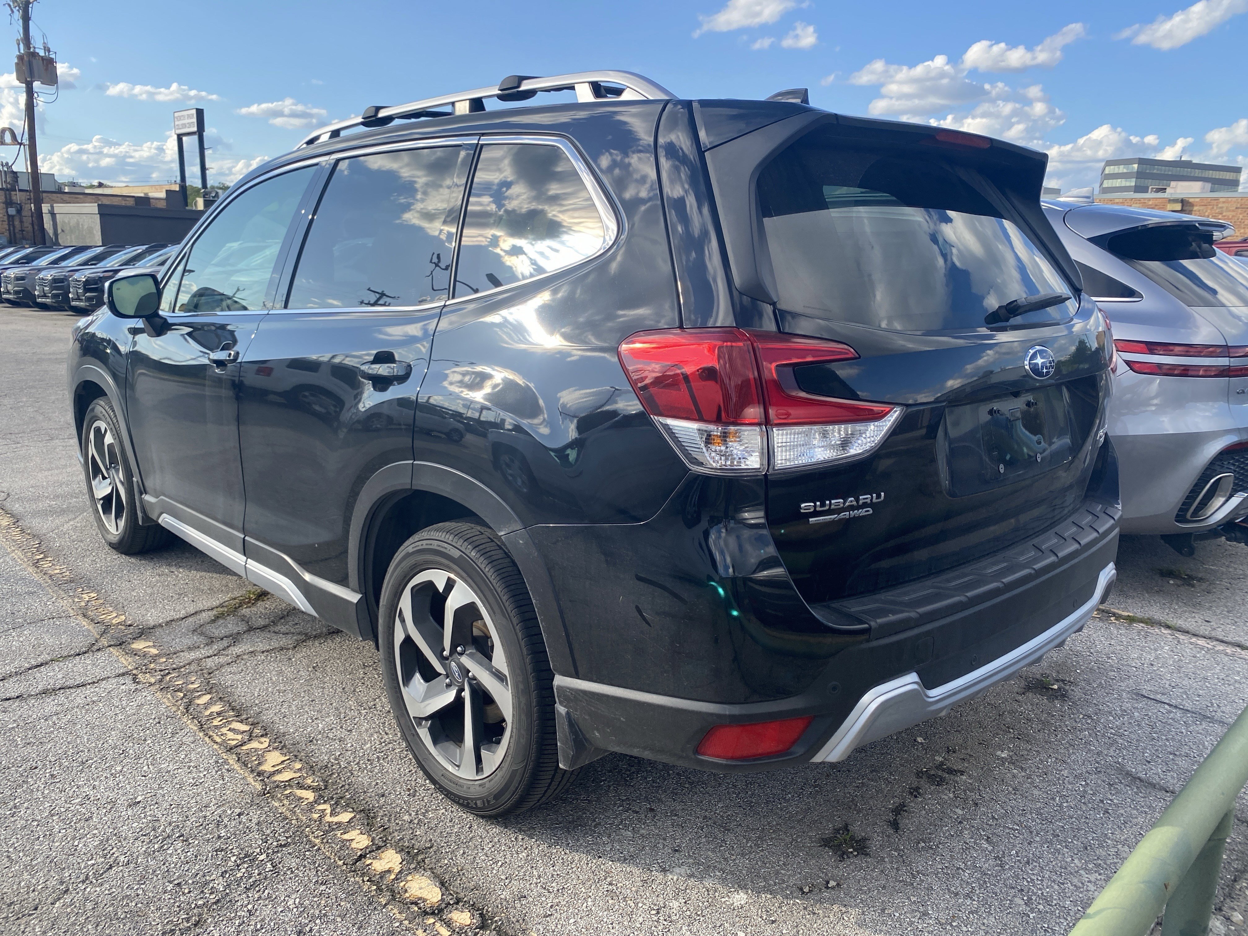 Certified 2023 Subaru Forester Touring AWD/4WD image 7