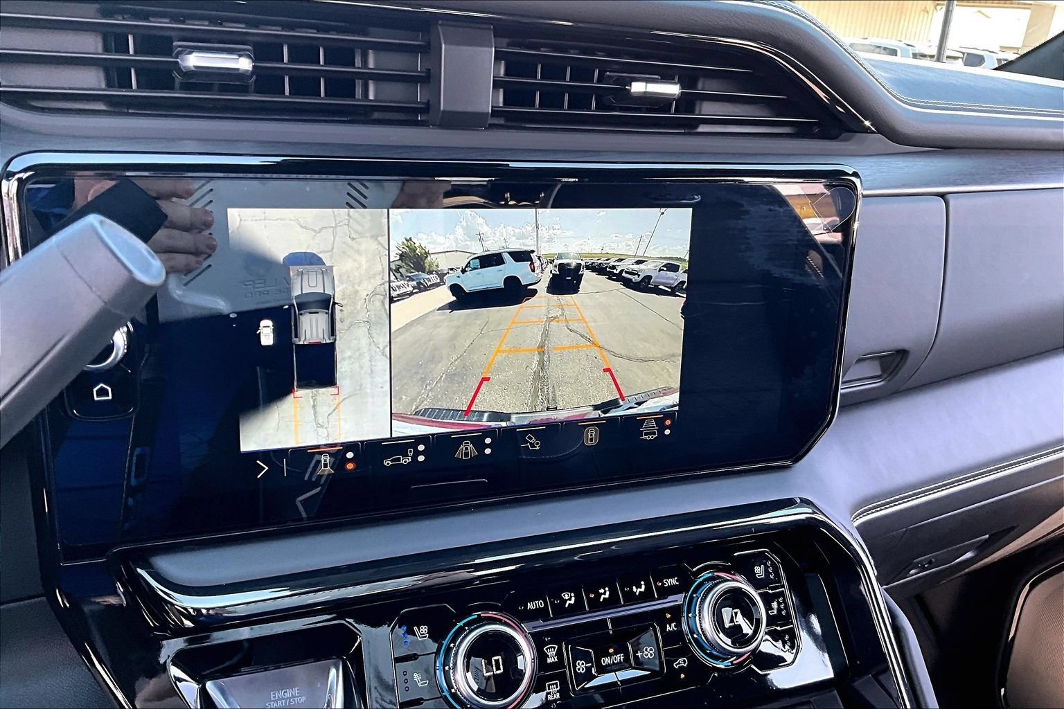 Used 2025 GMC Sierra 2500 AT4X AWD/4WD image 23