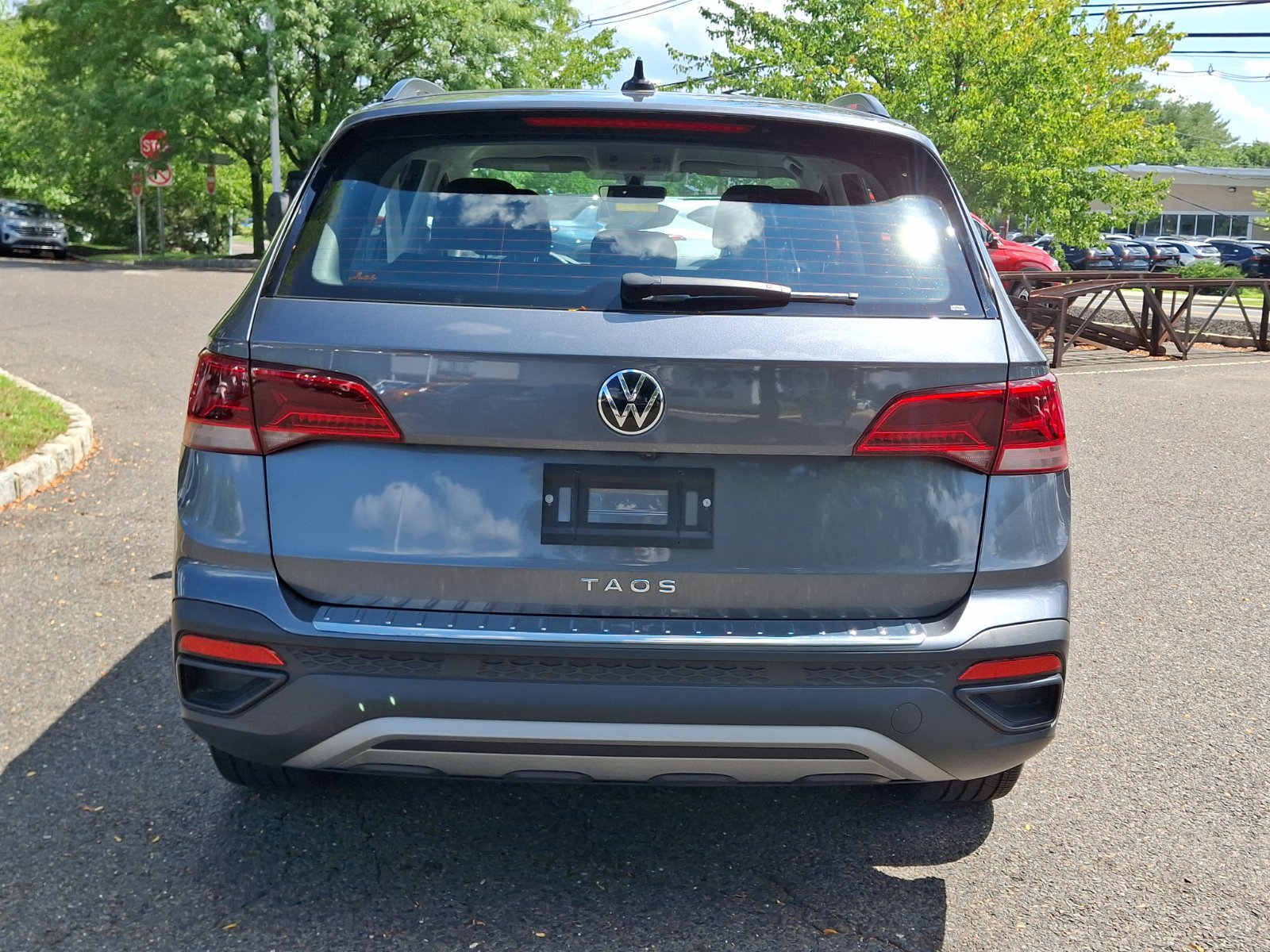 Used 2023 Volkswagen Taos S FWD image 5