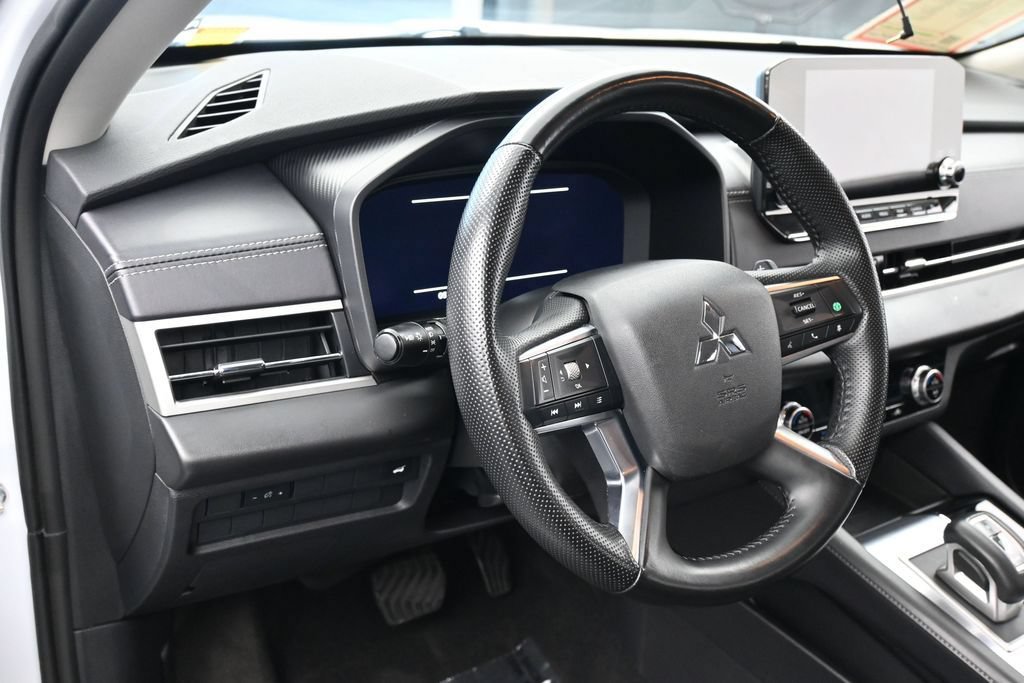 Used 2024 Mitsubishi Outlander SEL FWD image 16