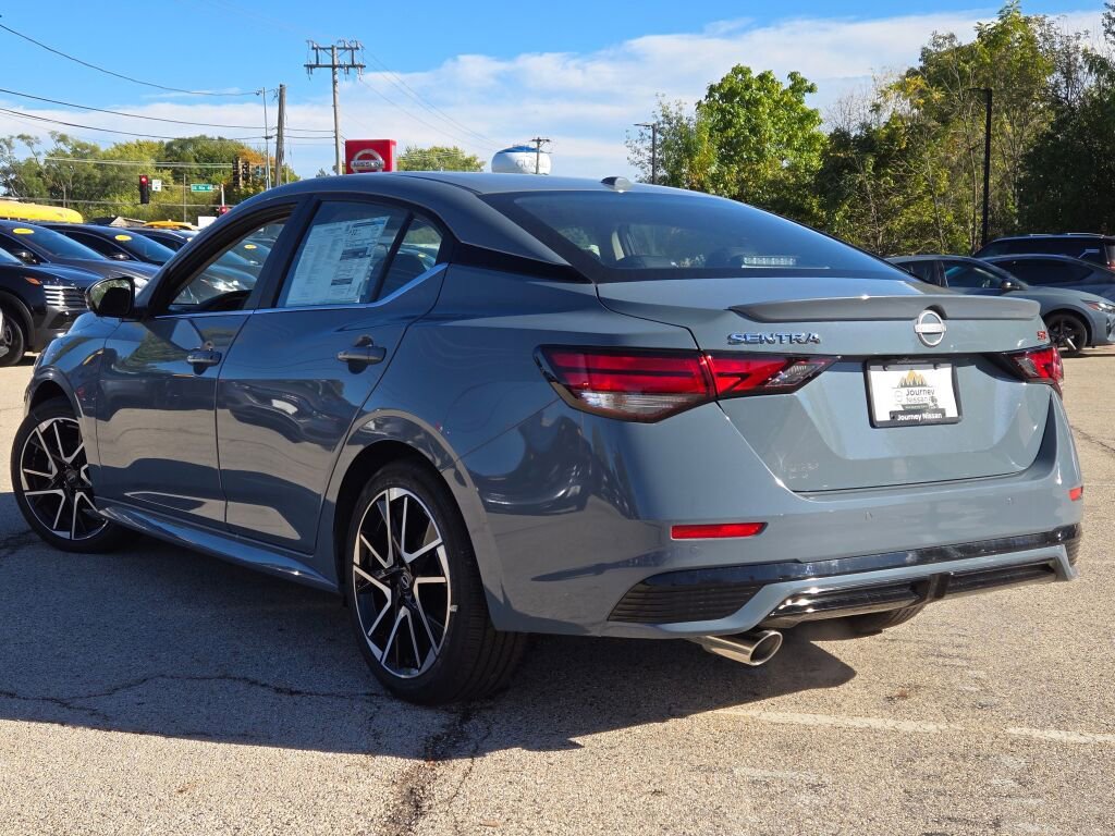 Used 2025 Nissan Sentra SR w/ SR Premium Package image 13