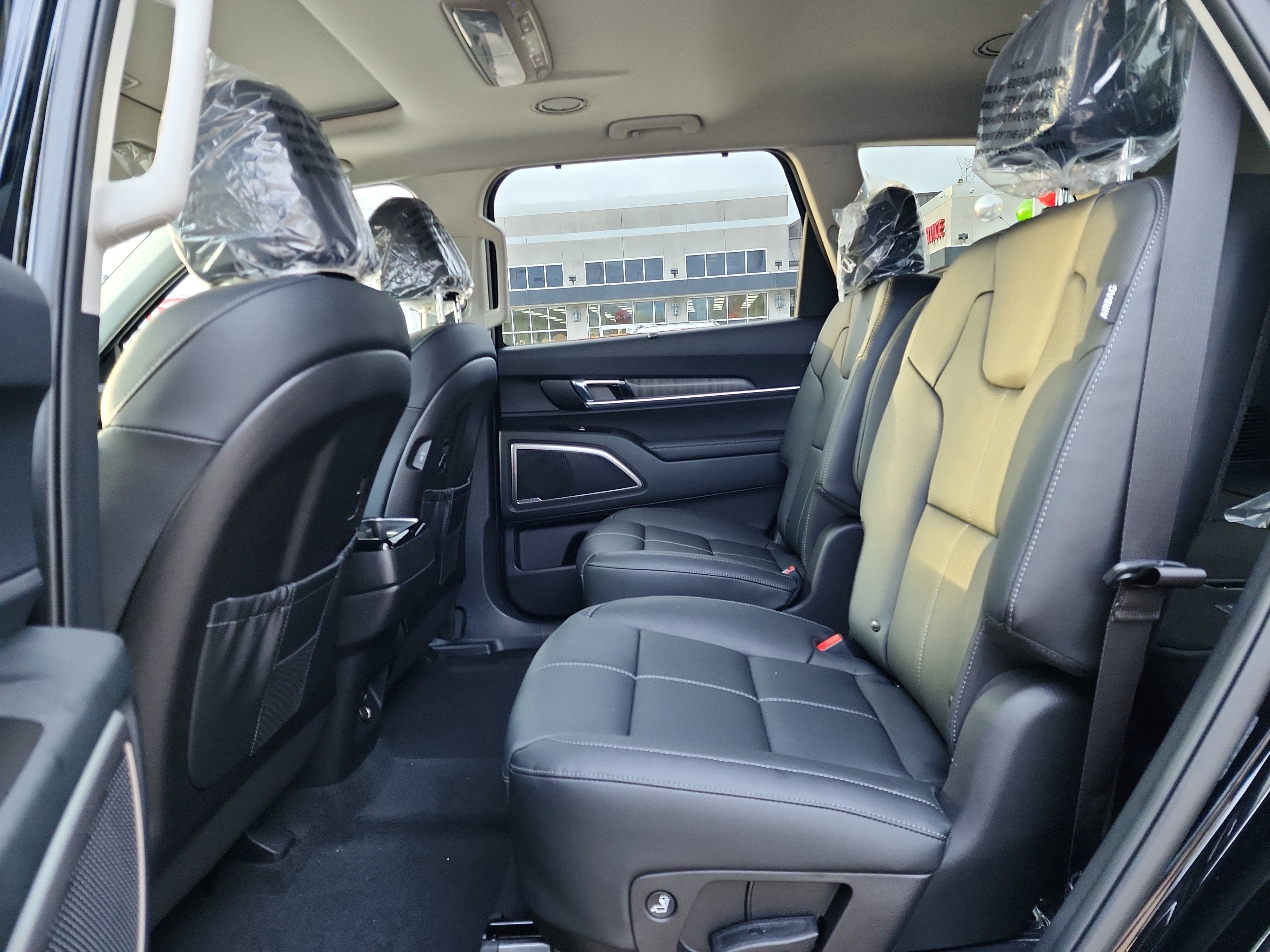 New 2025 Kia Telluride EX w/ EX Captain's Chair Package image 6