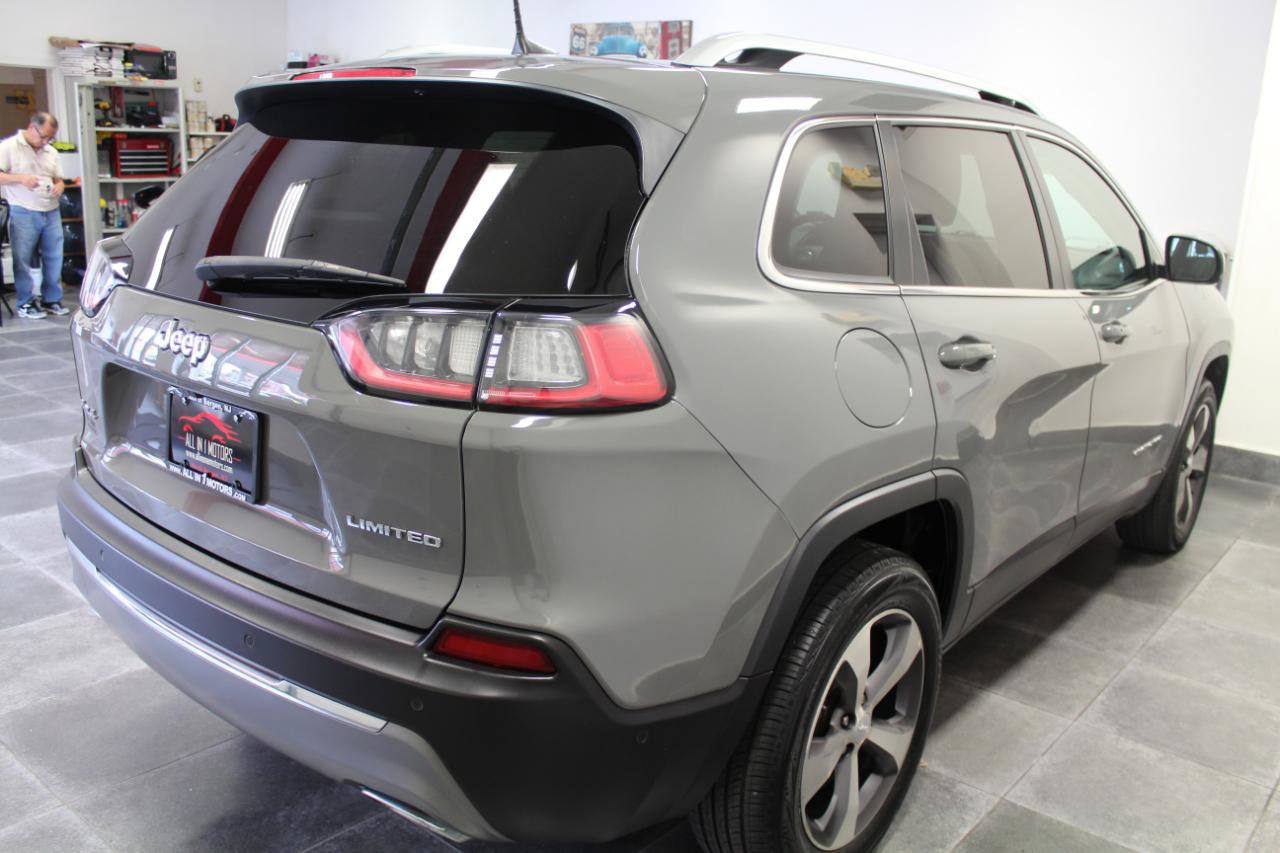 Used 2021 Jeep Cherokee Limited w/ Elite Package AWD/4WD image 6