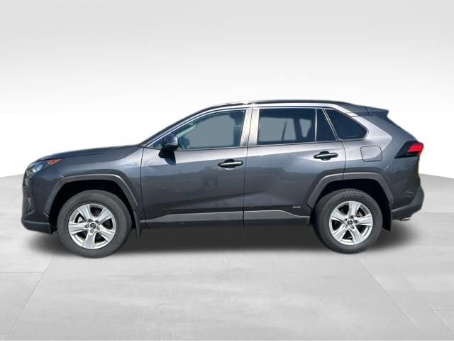 Used 2020 Toyota RAV4 LE w/ All Weather Liner Package AWD/4WD video 2