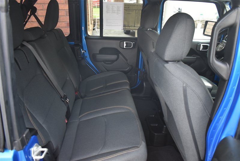 Used 2024 Jeep Wrangler Unlimited w/ Convenience Group AWD/4WD image 25