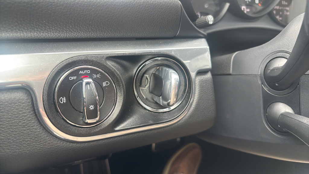 Used 2024 Porsche 718 Cayman RWD image 13