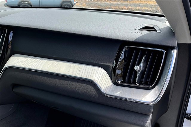 Used 2025 Volvo XC60 T8 Plus w/ Protection Package Premier image 16
