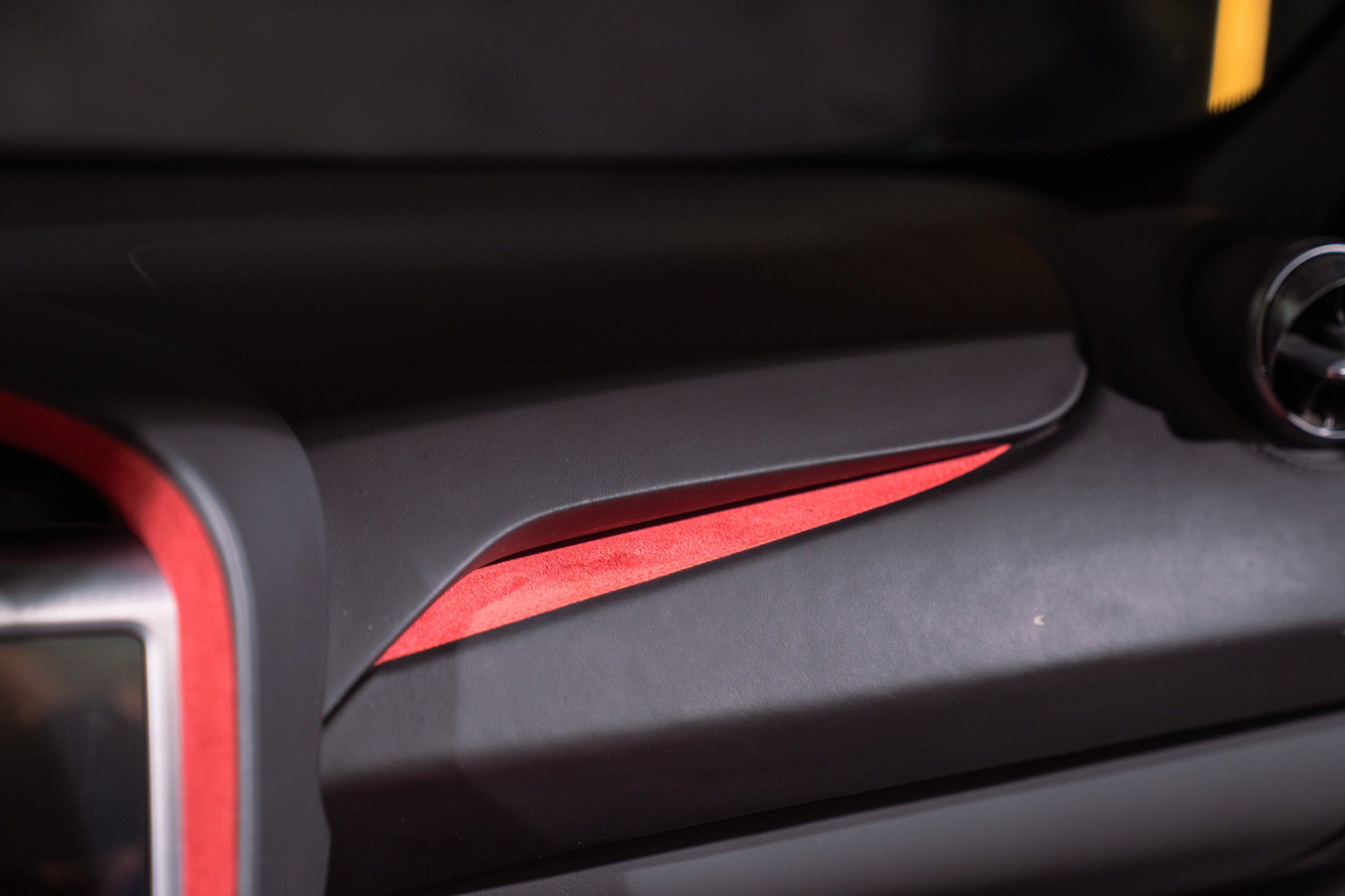 Used 2024 McLaren 750S Spider RWD image 54