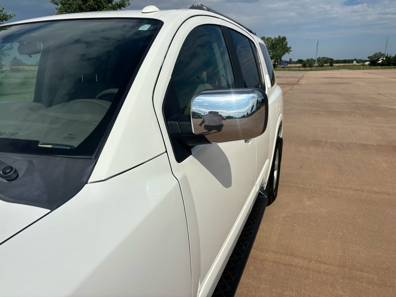 Used 2011 Nissan Armada SV image 10