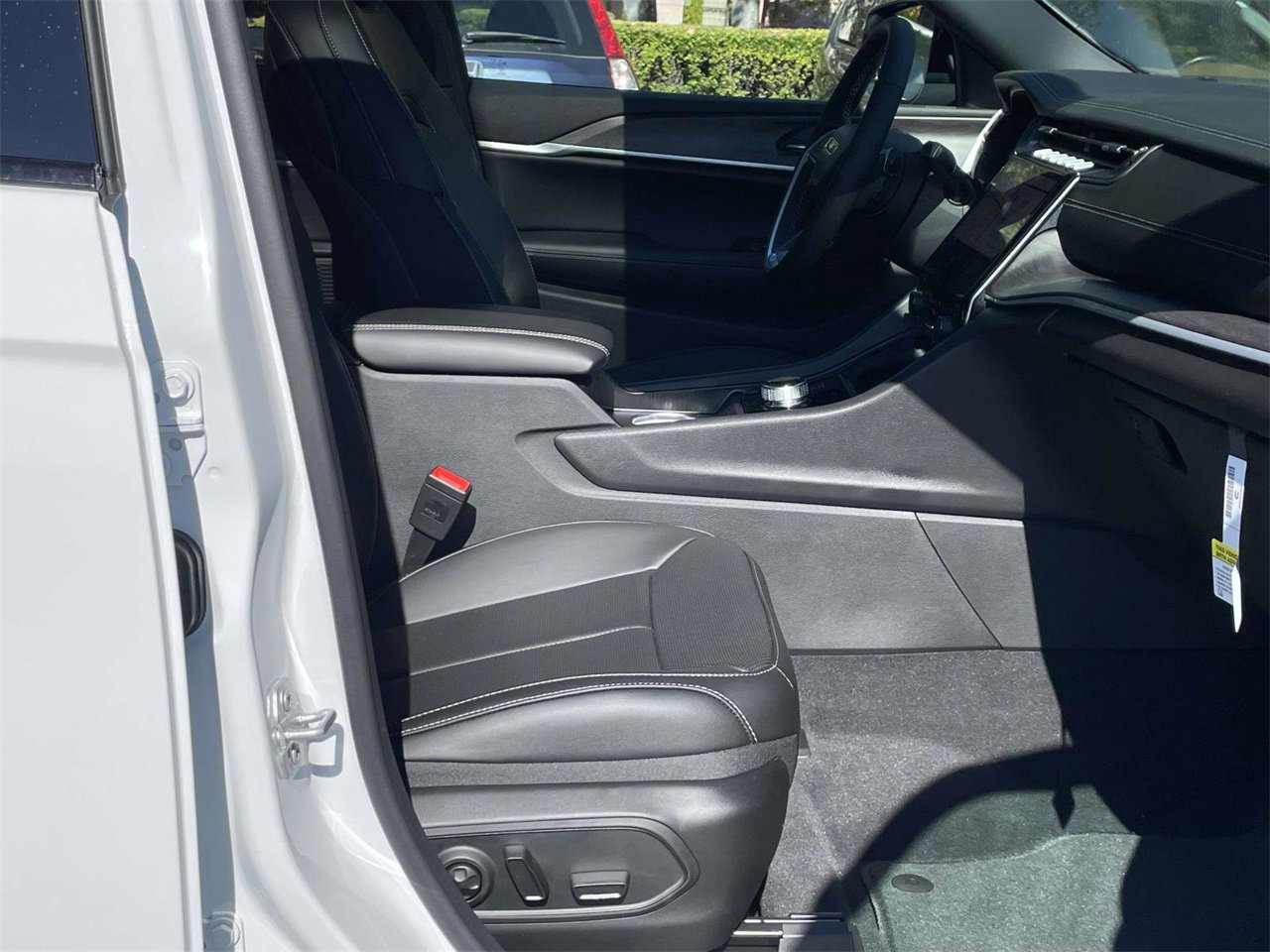 New 2025 Jeep Grand Cherokee L Limited w/ Luxury Tech Group II image 33