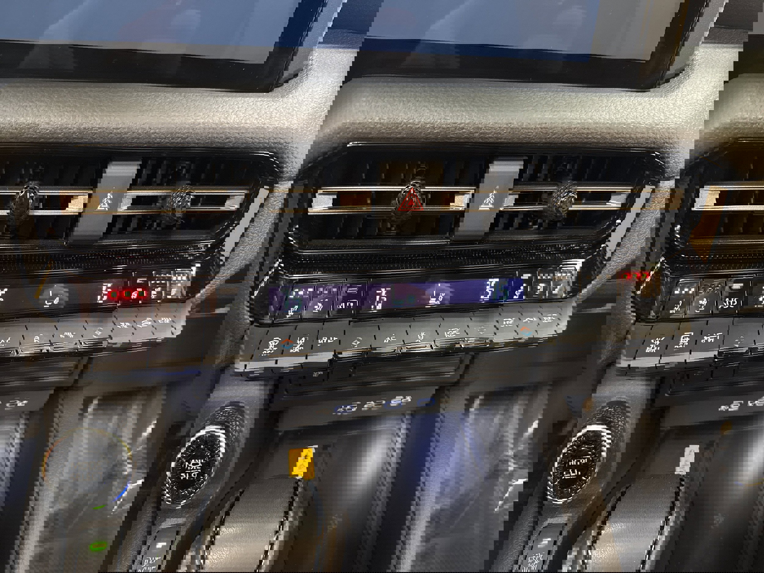 Used 2025 Toyota Land Cruiser w/ Premium Package image 41