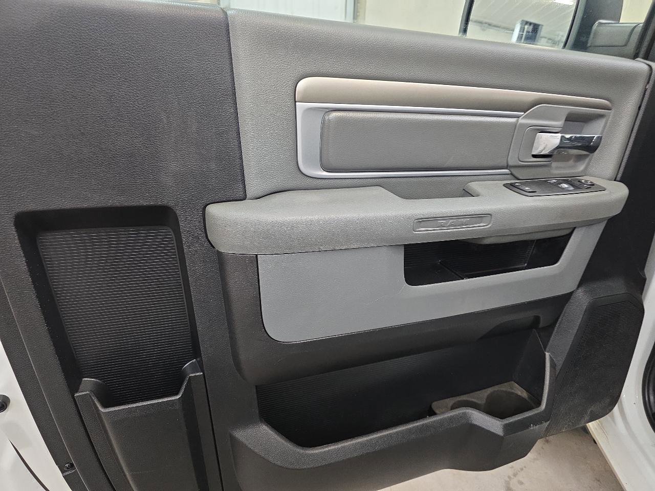 Used 2013 RAM 1500 Classic SLT RWD image 24