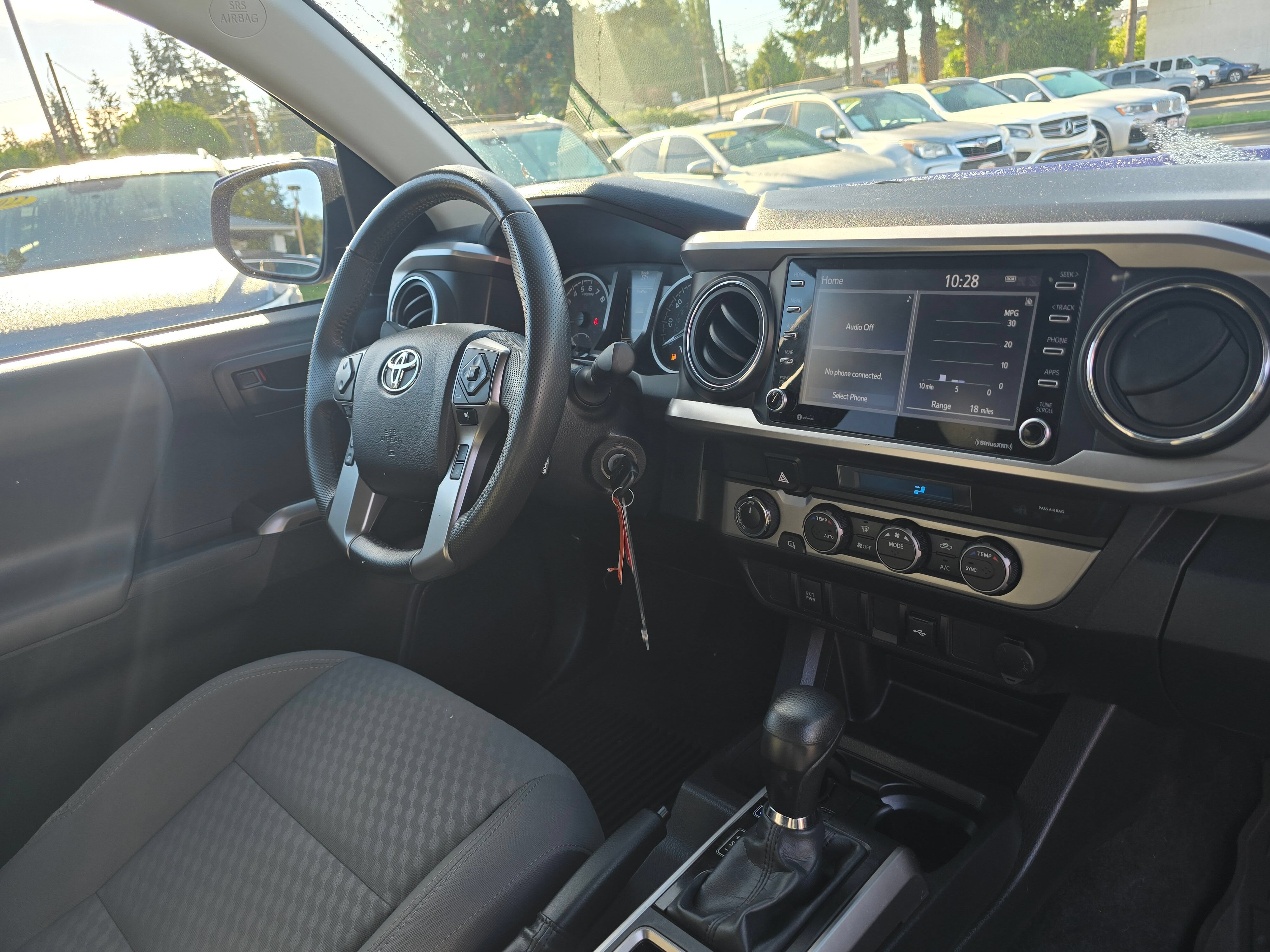 Used 2022 Toyota Tacoma SR5 w/ Black Out Package (TMS) AWD/4WD image 10