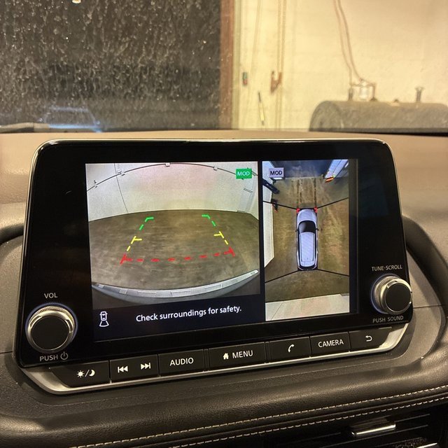 Used 2021 Nissan Rogue SV image 8