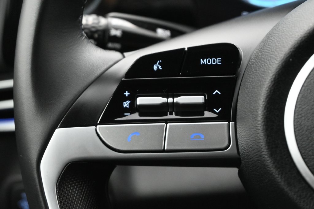 Used 2022 Hyundai Elantra Limited FWD image 8