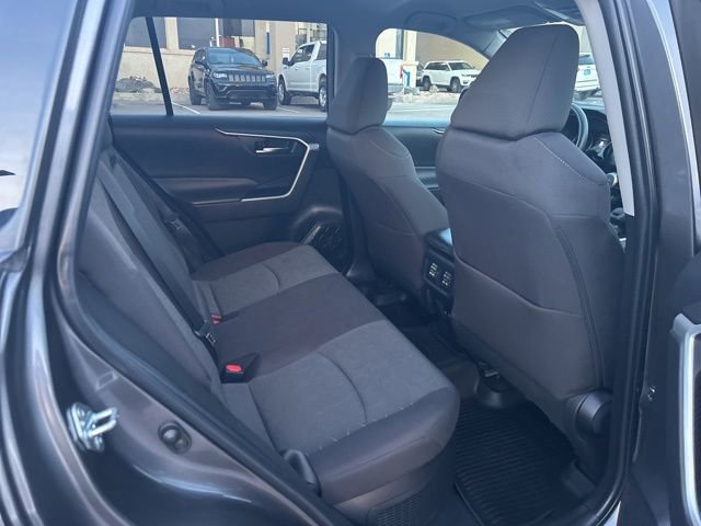 Used 2021 Toyota RAV4 XLE AWD/4WD image 18