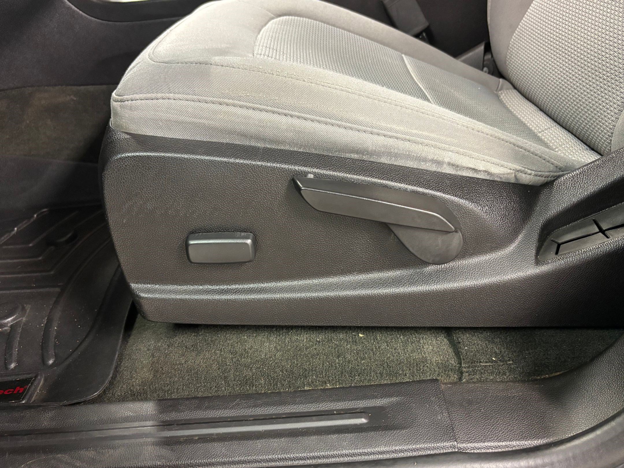 Used 2016 GMC Canyon 2WD Crew Cab w/ Convenience Package image 12