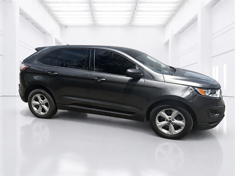 Used 2016 Ford Edge SE AWD/4WD image 3