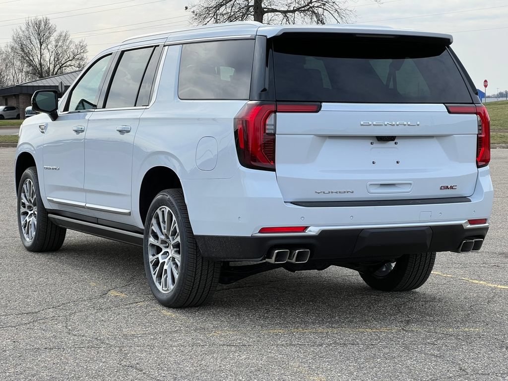 New 2026 GMC Yukon XL Denali w/ Denali Reserve Package AWD/4WD image 13